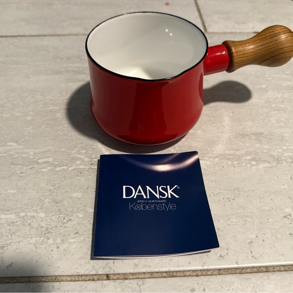 Dansk Kobenstyle Cherry Red Pot with Wooden Handle - Picture 2 of 3